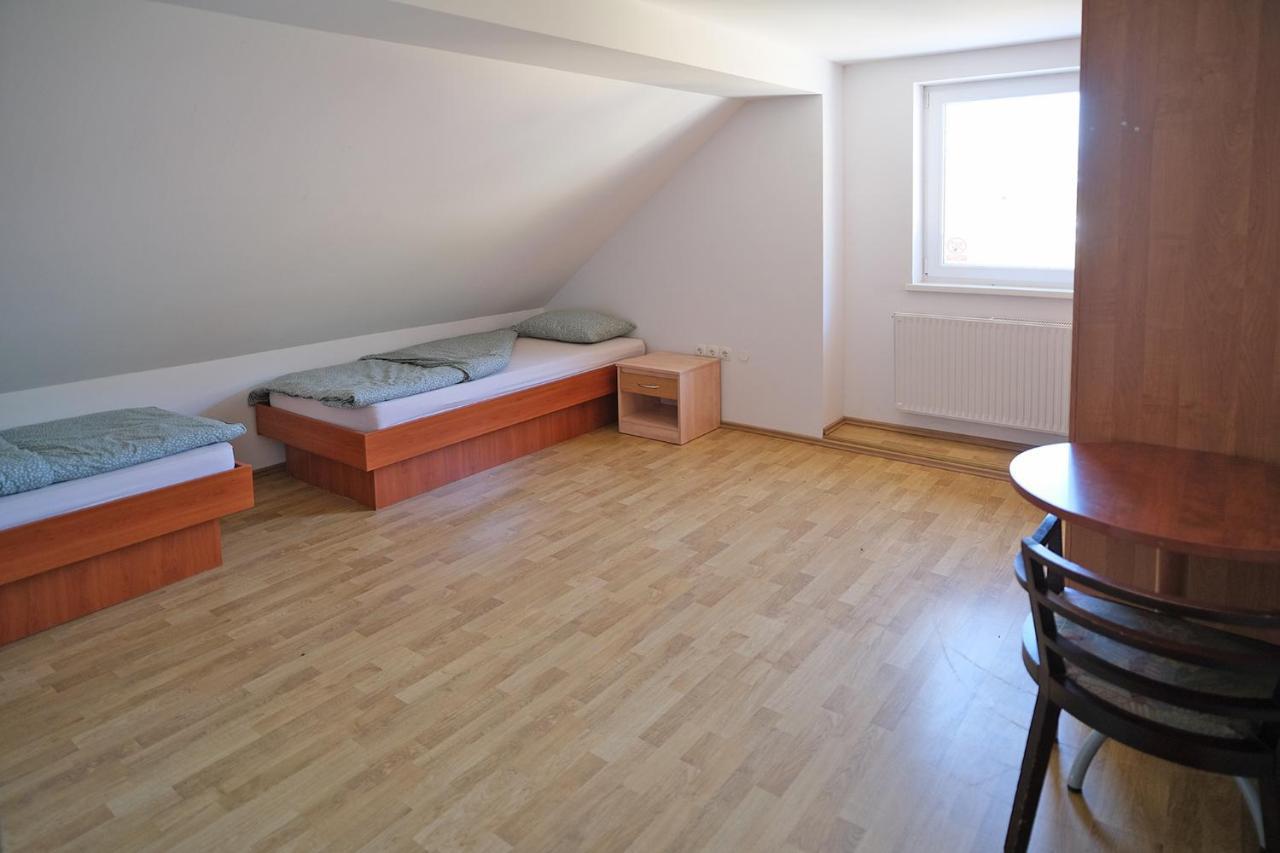 Sostanj Velenje Ravne Sobe Rooms Vrtacnik D O O Экстерьер фото