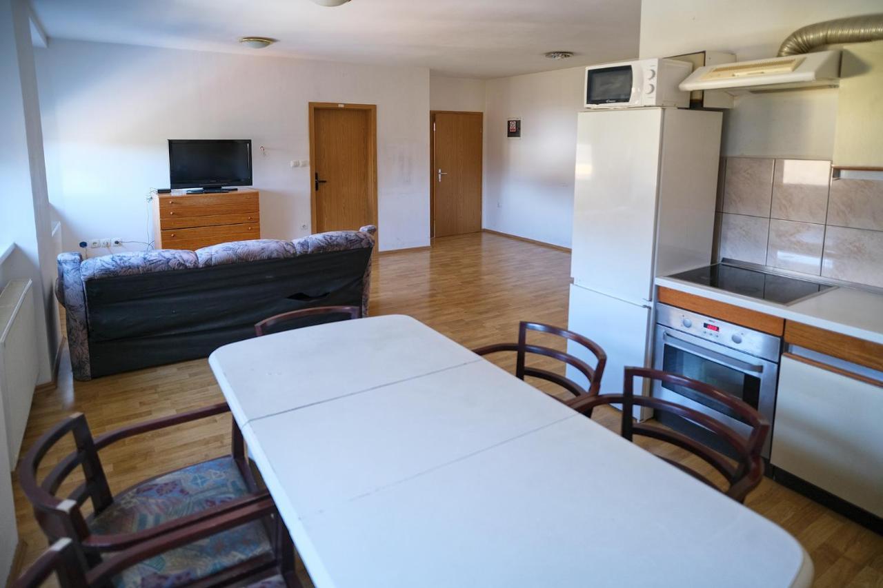Sostanj Velenje Ravne Sobe Rooms Vrtacnik D O O Экстерьер фото